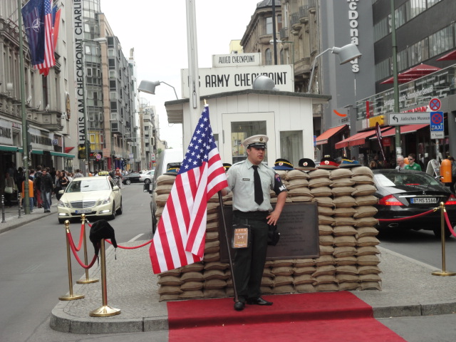 Berlin - Checkpoint Charlie