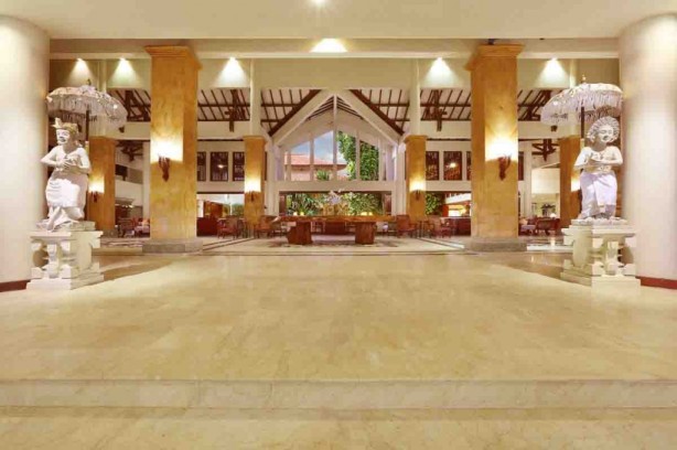 Lobby of Grand Mirage Resort