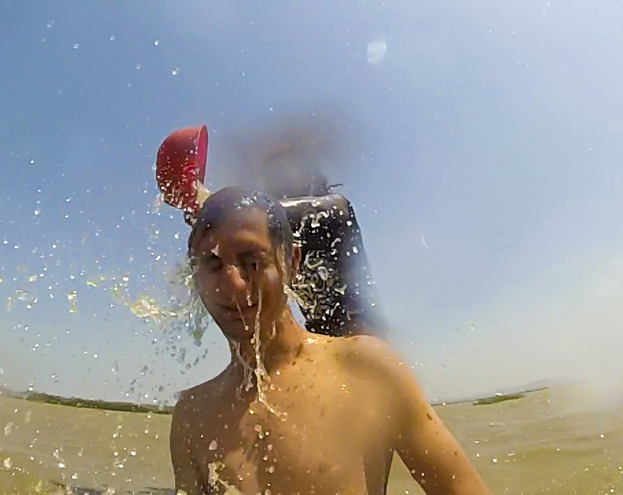 water, washing, molested at he mud volcano, volcan lodo el totumo