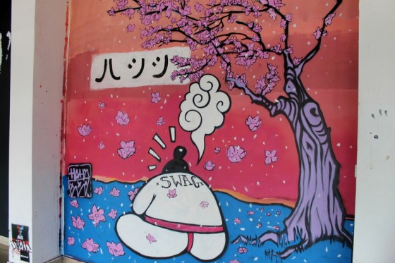 Sumo street art in Tel Aviv