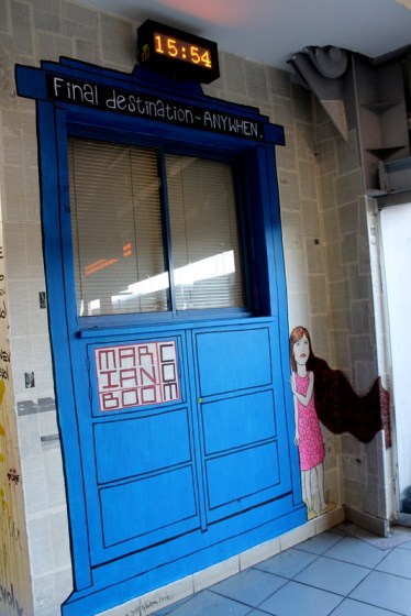 A girl as street art