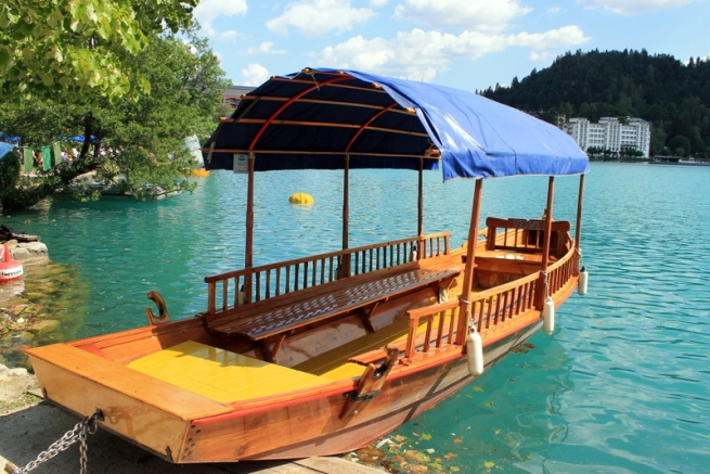 The plenta boat in Lake Bled