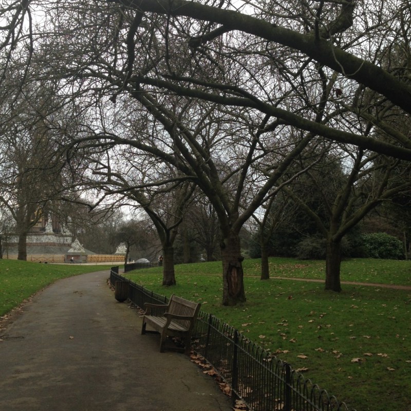 Hyde Park | Cool things to do in London via www.dtravelsround.com