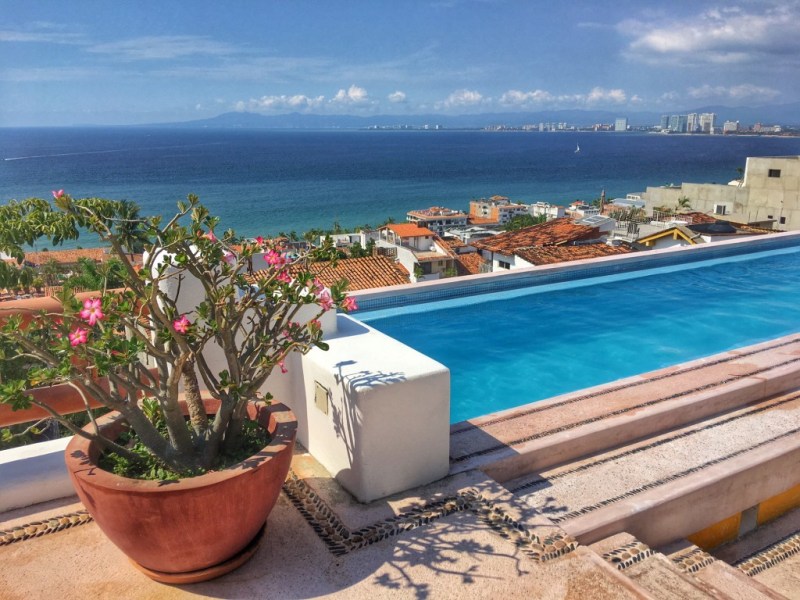 Looking for a boutique hotel with a view of the city in Puerto Vallarta? Check out the lush Luna Liquida, located 