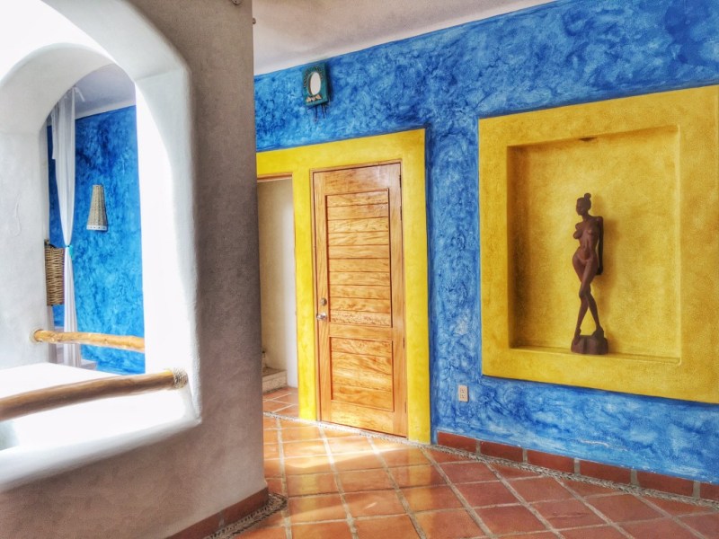 Looking for a boutique hotel with a view of the city in Puerto Vallarta? Check out the lush Luna Liquida, located 