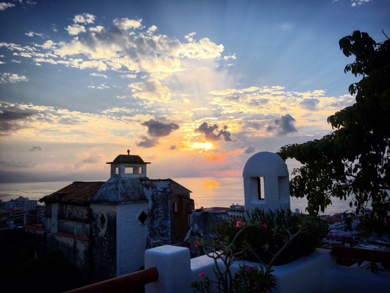 Looking for a boutique hotel with a view of the city in Puerto Vallarta? Check out the lush Luna Liquida, located 